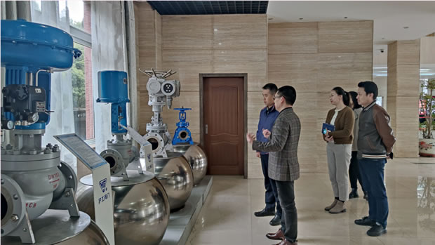 �Aͤ�(zh��n)�(zh��n)�L(zh��ng)��С�dһ���W�R��˾���L(f��ng)�{(di��o)�У��D1��